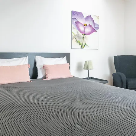 Cozy In Heart Of Bairro Alto Lisbon